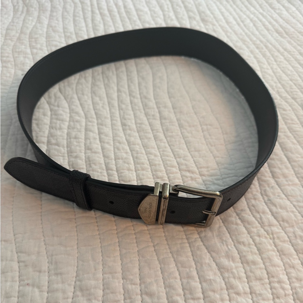 Louis Vuitton black damier print belt, men’s, size 34/85.